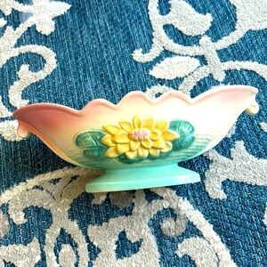 Hull antique console dish